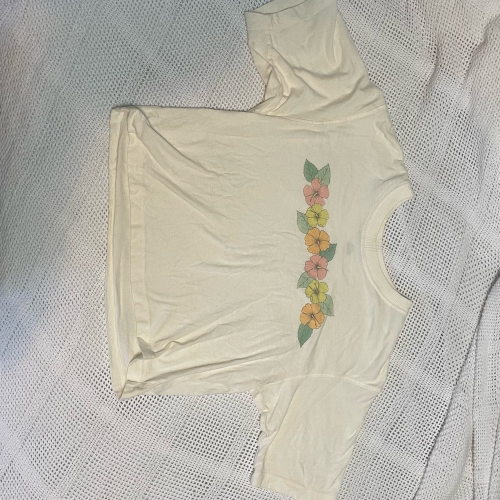 American eagle floral white tshirt✨